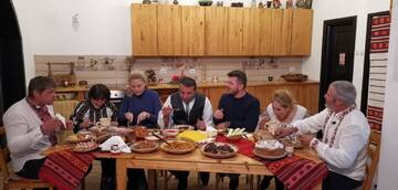 Фото Фермерские дома Pensiunea Agroturistica Cerna г. Vaideeni 2
